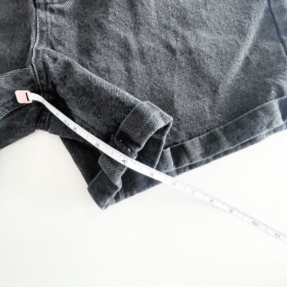 LOST IN LUNAR // The George Shorts // crafted from a 100% cotton denim // Size 8 - Picture 11 of 16